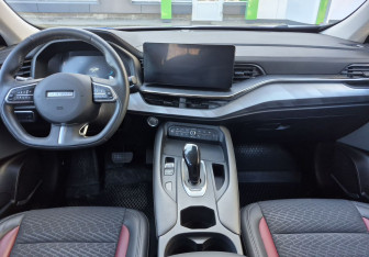 Подержанный автомобиль Haval F7x 2023 года (10 фото)