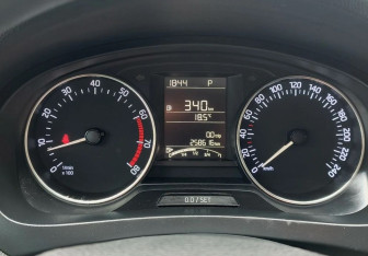 Подержанный автомобиль Skoda Rapid Liftback 2016 года (13 фото)