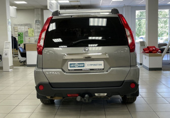 Подержанный автомобиль Nissan X-Trail 2012 года (6 фото)