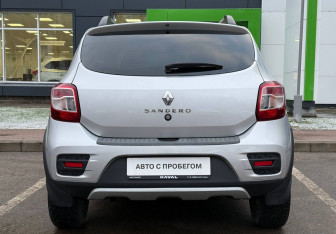 Подержанный автомобиль Renault Sandero 2020 года (6 фото)