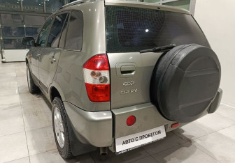 Подержанный автомобиль Chery Tiggo (T11) 2012 года (8 фото)