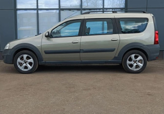 Подержанный автомобиль LADA (ВАЗ) Largus Wagon 2016 года (7 фото)