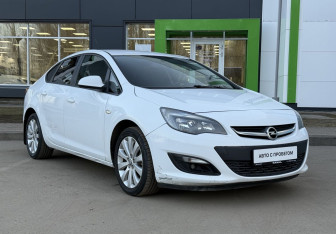 Подержанный автомобиль Opel Astra Sedan 2013 года (3 фото)
