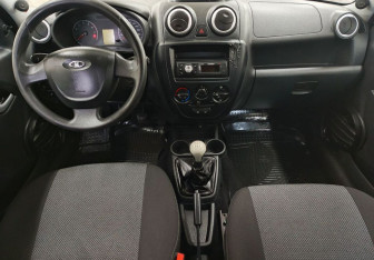 Подержанный автомобиль LADA (ВАЗ) Granta Liftback 2015 года (10 фото)