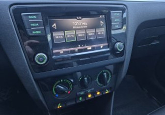 Подержанный автомобиль Skoda Rapid Liftback 2018 года (13 фото)