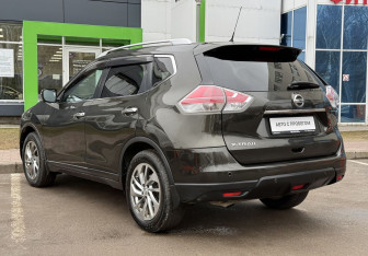 Подержанный автомобиль Nissan X-Trail 2015 года (7 фото)