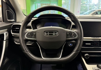 Подержанный автомобиль Geely Coolray 2023 года (11 фото)
