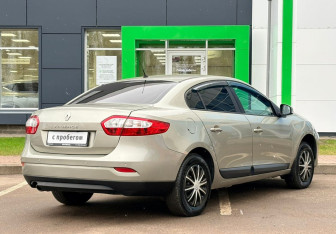 Подержанный автомобиль Renault Fluence 2013 года (4 фото)