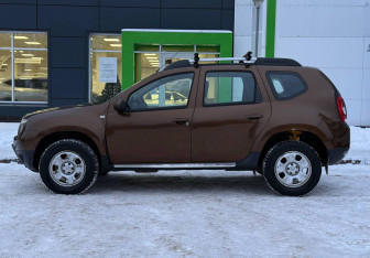 Подержанный автомобиль Renault Duster 2013 года (8 фото)