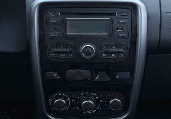 Подержанный автомобиль Renault Duster 2013 года (13 фото)