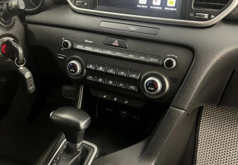 Подержанный автомобиль Kia Sportage 2020 года (13 фото)