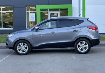 Подержанный автомобиль Hyundai ix35 2012 года (8 фото)