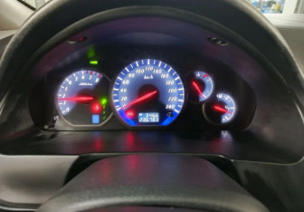 Подержанный автомобиль Mitsubishi Grandis 2007 года (13 фото)
