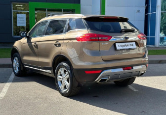 Подержанный автомобиль Geely Atlas 2019 года (7 фото)