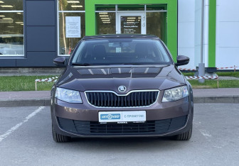 Подержанный автомобиль Skoda Octavia Liftback 2013 года (2 фото)