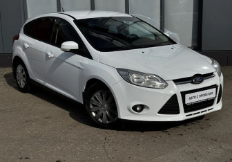 Подержанный автомобиль Ford Focus Hatchback 2014 года (3 фото)