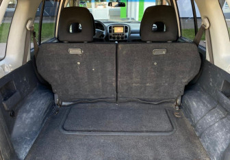 Подержанный автомобиль Suzuki Grand Vitara 2003 года (14 фото)