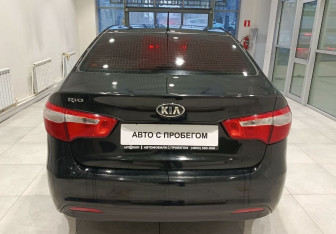 Подержанный автомобиль Kia Rio Sedan 2013 года (8 фото)