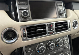 Подержанный автомобиль Land Rover Range Rover 2010 года (13 фото)