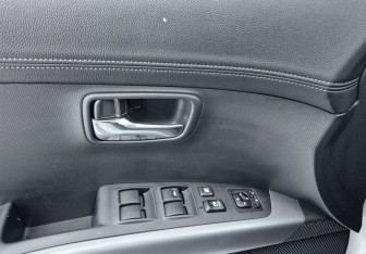 Подержанный автомобиль Mitsubishi Outlander 2011 года (16 фото)
