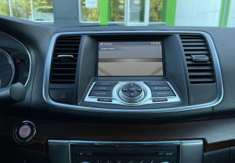 Подержанный автомобиль Nissan Teana 2010 года (14 фото)