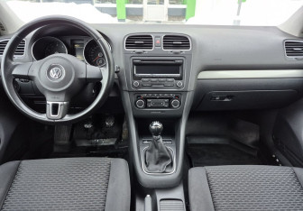 Подержанный автомобиль Volkswagen Golf Hatchback 2012 года (11 фото)