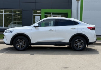 Подержанный автомобиль Haval F7x 2023 года (8 фото)