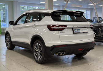 Подержанный автомобиль Geely Coolray 2023 года (7 фото)