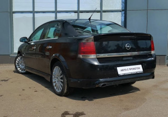 Подержанный автомобиль Opel Vectra Sedan 2006 года (8 фото)