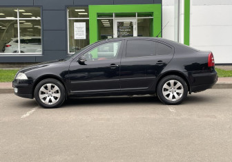 Подержанный автомобиль Skoda Octavia Liftback 2008 года (8 фото)