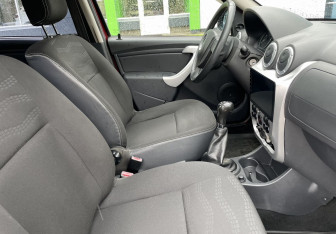 Подержанный автомобиль Renault Sandero 2012 года (9 фото)