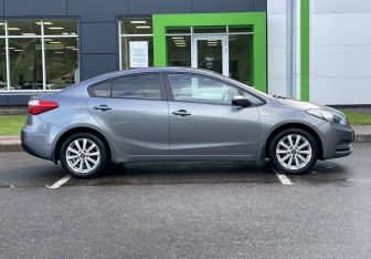 Подержанный автомобиль Kia Cerato Sedan 2014 года (4 фото)