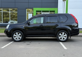 Подержанный автомобиль Nissan X-Trail 2008 года (8 фото)