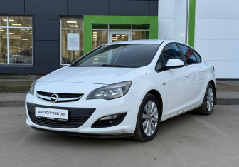 Подержанный автомобиль Opel Astra Sedan 2013 года (1 фото)