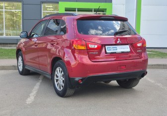 Подержанный автомобиль Mitsubishi ASX 2014 года (7 фото)