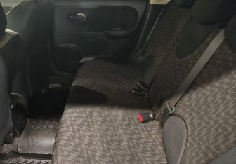 Подержанный автомобиль Nissan Note 2007 года (12 фото)