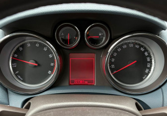 Подержанный автомобиль Opel Mokka 2013 года (13 фото)