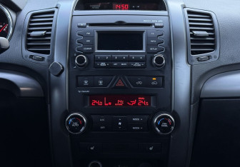 Подержанный автомобиль Kia Sorento 2009 года (12 фото)