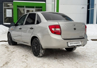 Подержанный автомобиль LADA (ВАЗ) Granta Sedan 2014 года (7 фото)