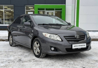Подержанный автомобиль Toyota Corolla Sedan 2007 года (3 фото)