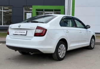 Подержанный автомобиль Skoda Rapid Liftback 2019 года (5 фото)