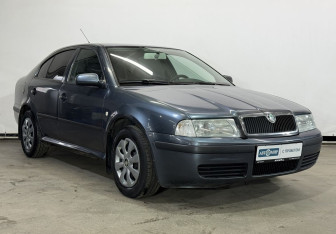 Подержанный автомобиль Skoda Octavia Liftback 2006 года (3 фото)