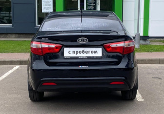 Подержанный автомобиль Kia Rio Sedan 2012 года (6 фото)
