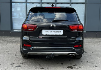 Подержанный автомобиль Kia Sorento 2018 года (7 фото)