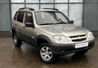 Подержанный автомобиль Chevrolet Niva 2013 года (3 фото)