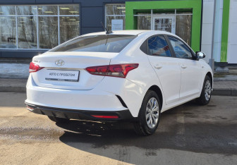 Подержанный автомобиль Hyundai Solaris Sedan 2021 года (6 фото)