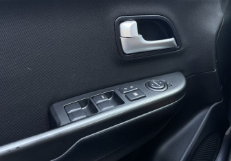 Подержанный автомобиль Kia Rio Sedan 2013 года (17 фото)