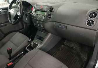 Подержанный автомобиль Volkswagen Golf Plus 2008 года (11 фото)