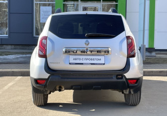 Подержанный автомобиль Renault Duster 2016 года (6 фото)