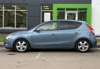 Подержанный автомобиль Hyundai i30 Hatchback 2009 года (8 фото)